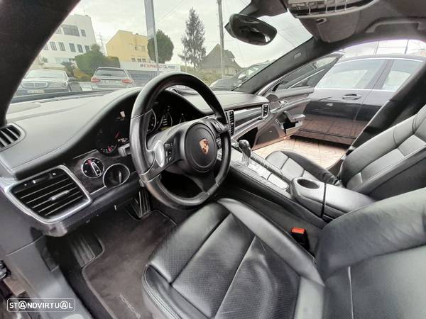 Porsche Panamera Turbo PDK - 16