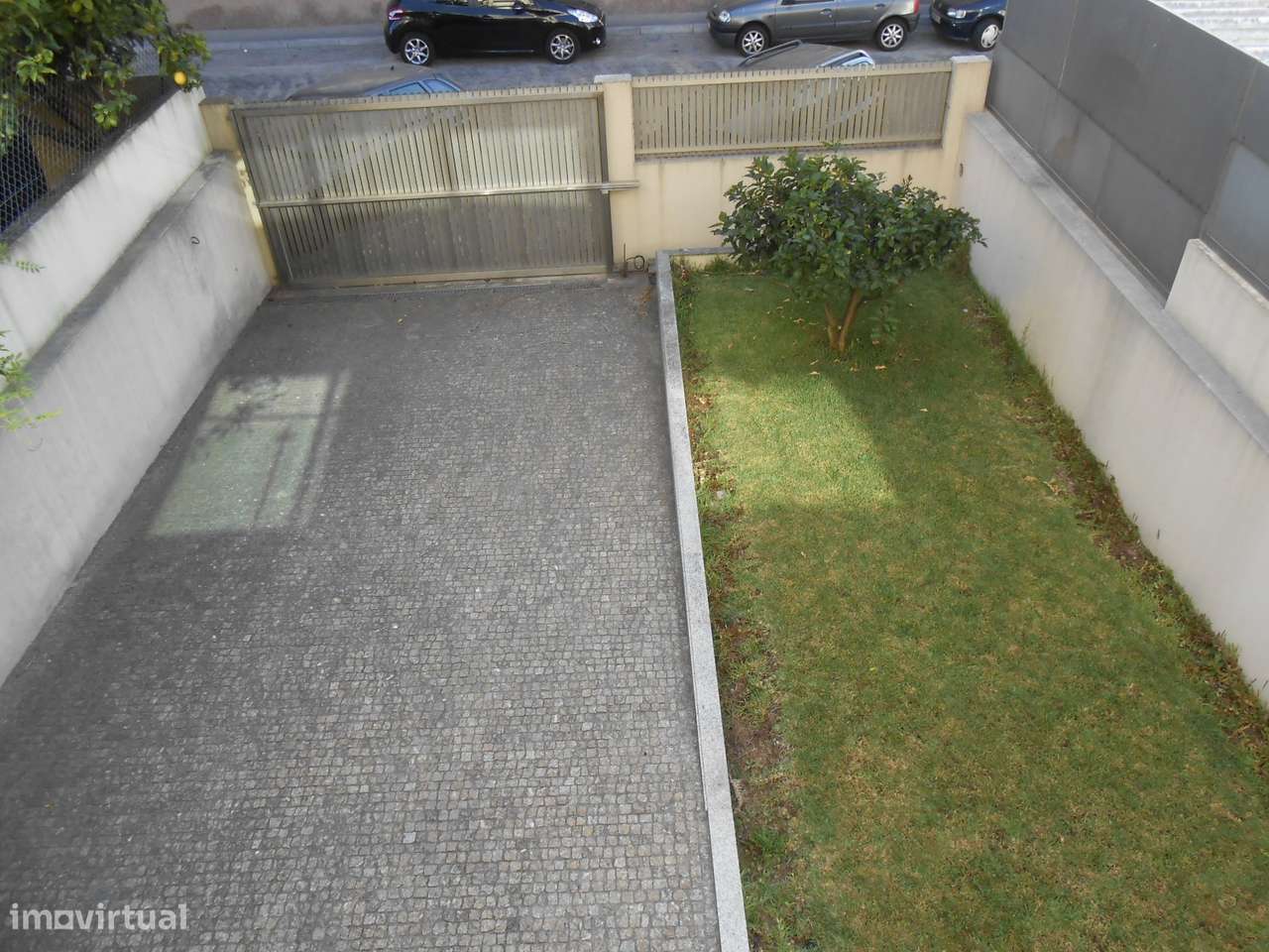 MoradiaT4, virada a nascente poente, garagem para 3/4 carros-28