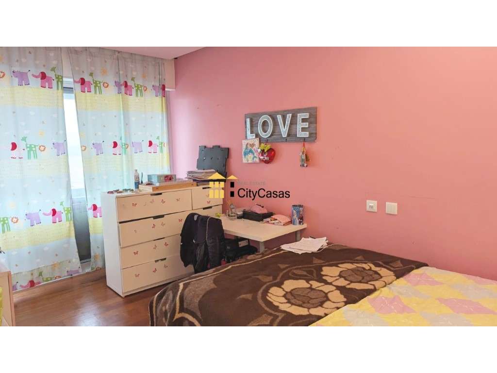 Apartamento T5 c/ Terraço e Garagem | Gondomar-11