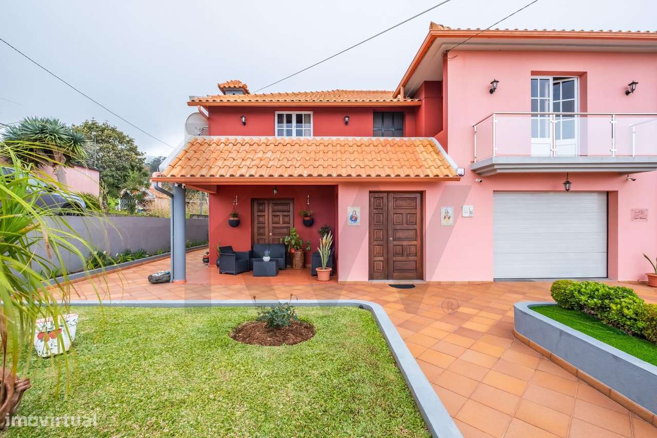 Moradia espaçosa e luminosa com excelente exposição solar - Grande imagem: 2/60