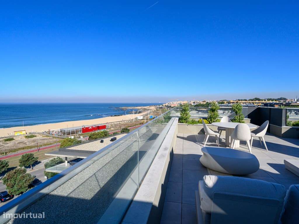 Penthouse T3 com piscina no terraço - Primeira linha de Mar-41