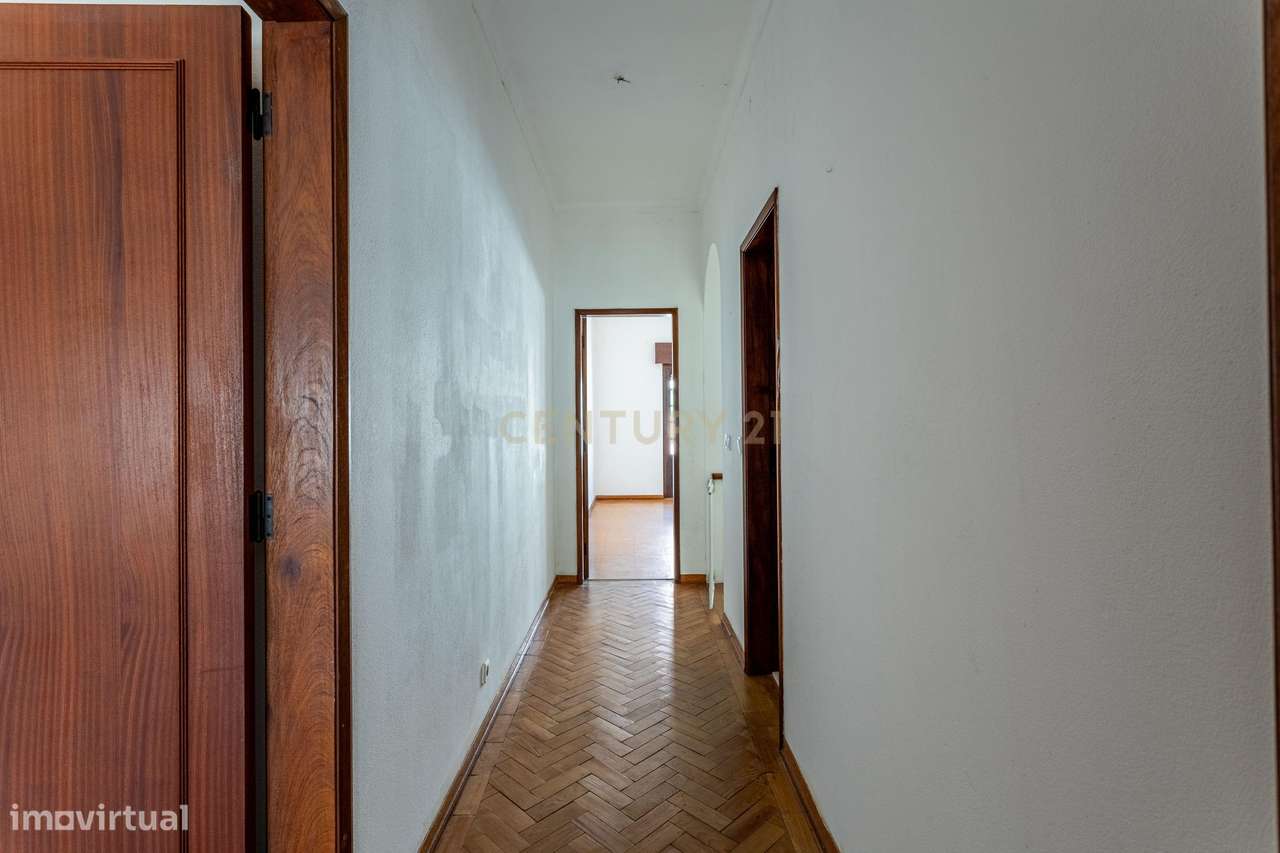 Espaçosa Moradia T3 em Azambuja, Lisboa-28