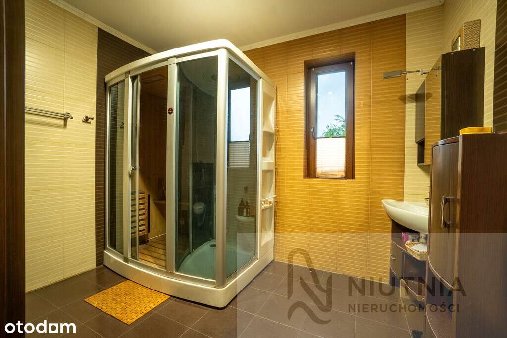 Wolnostojący dom z podwójnym garażem!-11