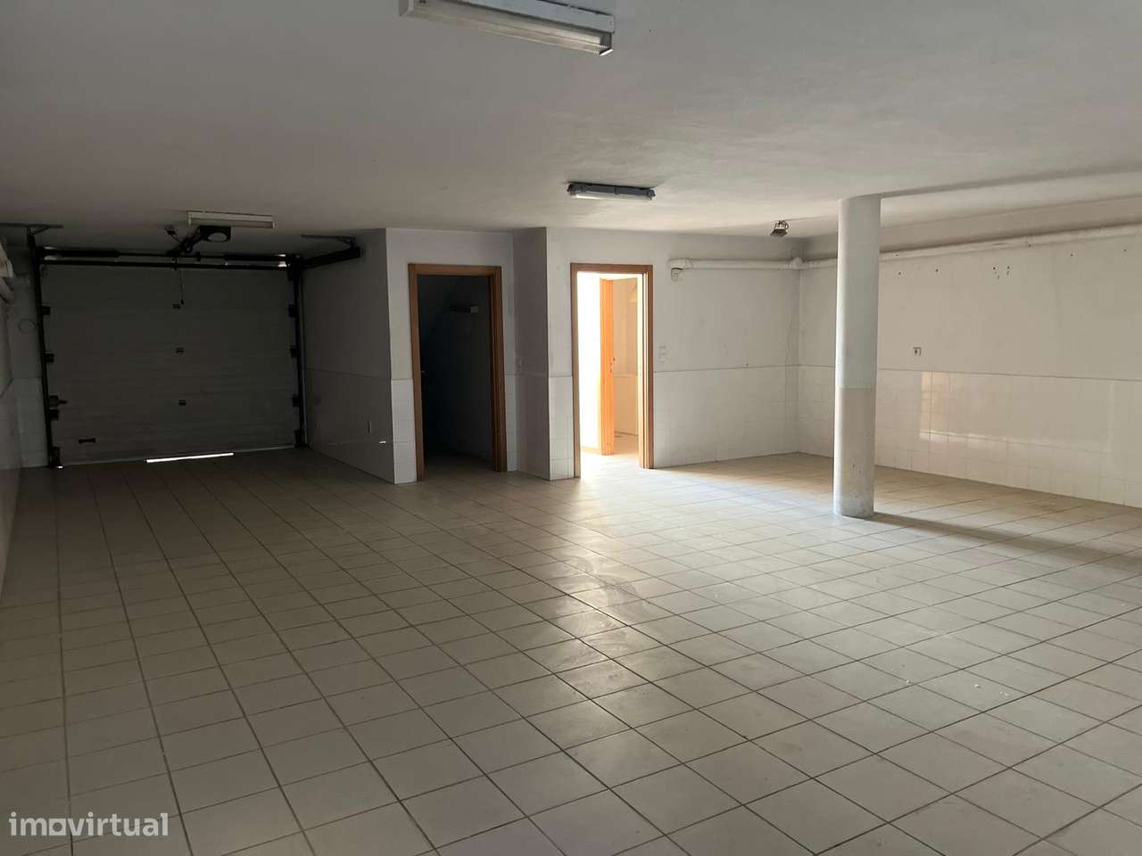 Geminada com piscina, garagem e terraço em Canidelo-11