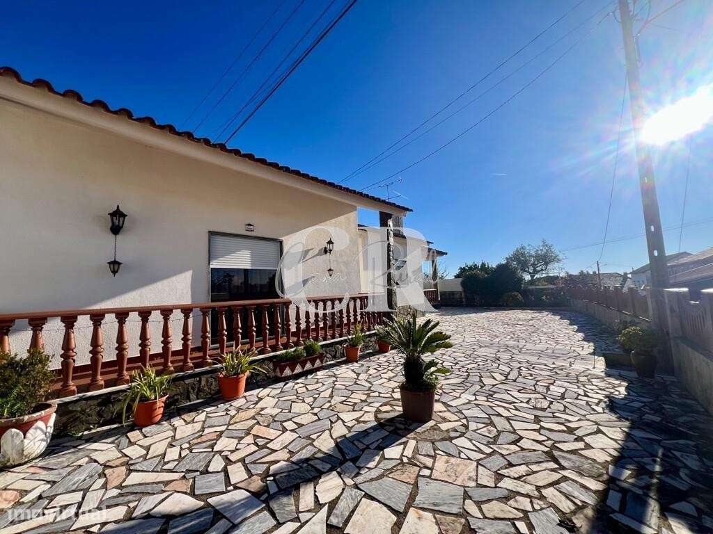 Excelente moradia térrea e independente com jardim em Arega - Figueiró-44