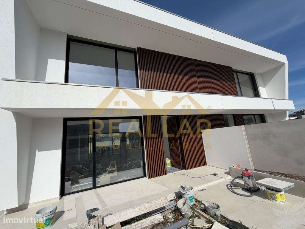 Luxo e Minimalismo: Moradias T3 de Arquitetura Contemporânea-18