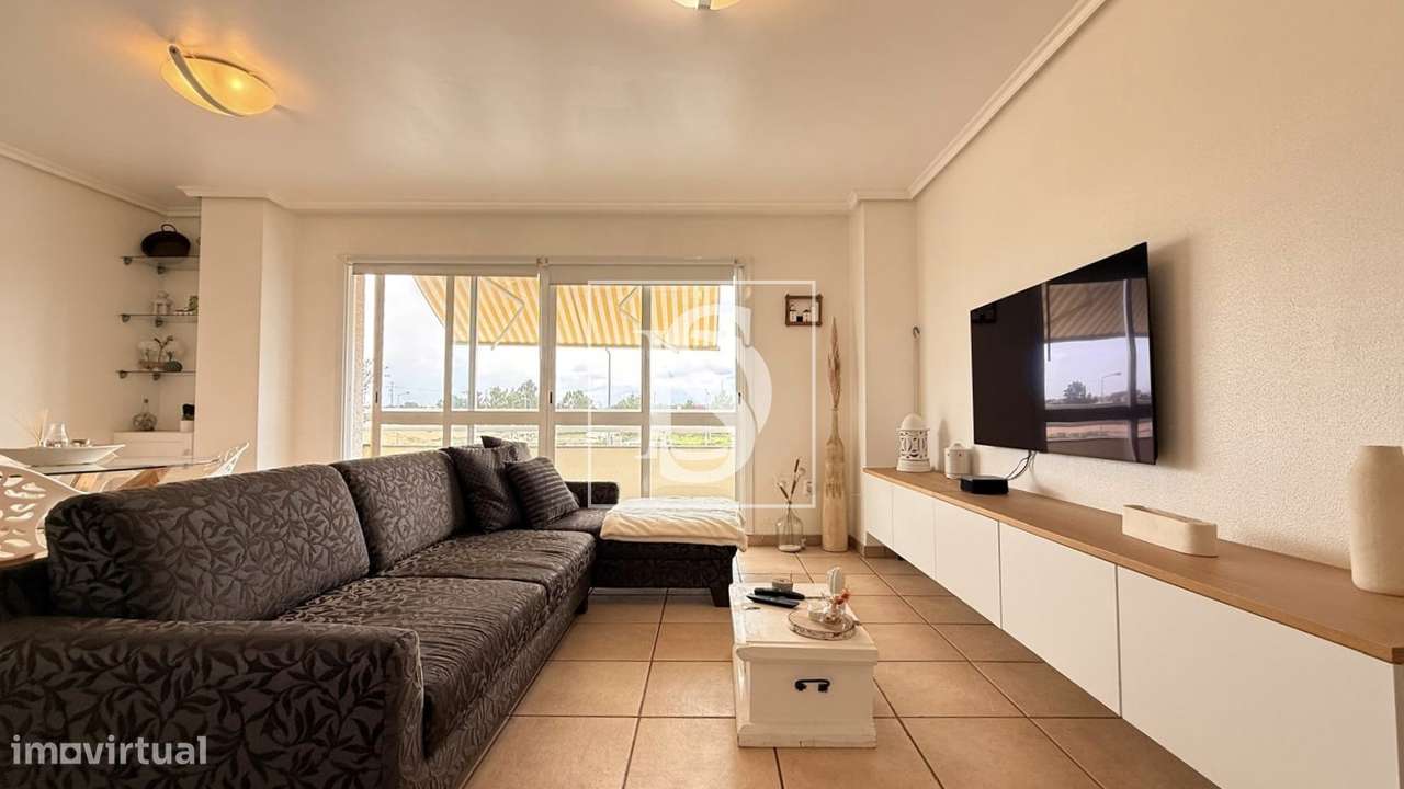 Apartamento T3 Renovado com Parqueamento em Alhos Vedros-1