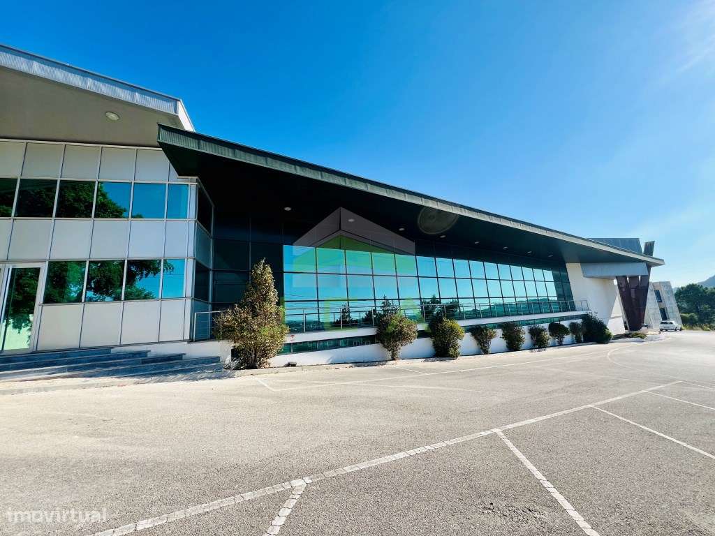 Pavilhões destinados a escritórios e armazém - Grande imagem: 3/24