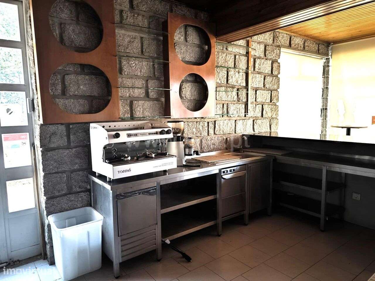 Loja / Seia, Seia, São Romão e Lapa dos Dinheiros - Grande imagem: 4/13