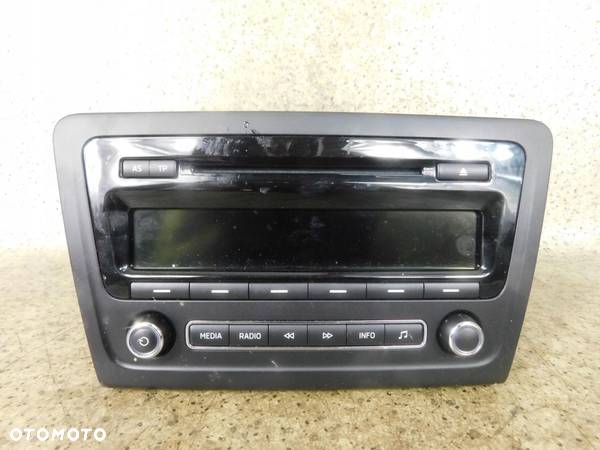 5J0035161E Radio Fabryczne Skoda Rapid - 1