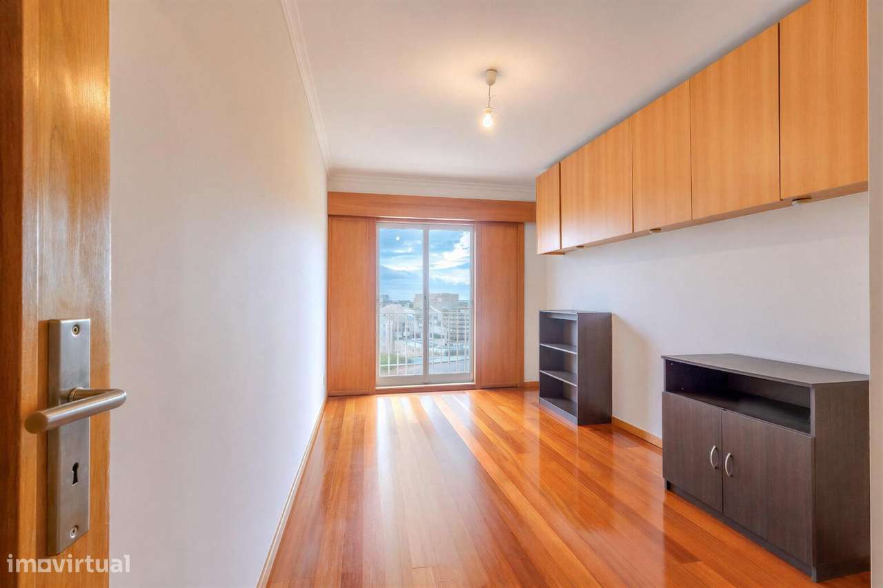 Apartamento T3 com 2 Frentes, Varandas em Vila do Conde-13