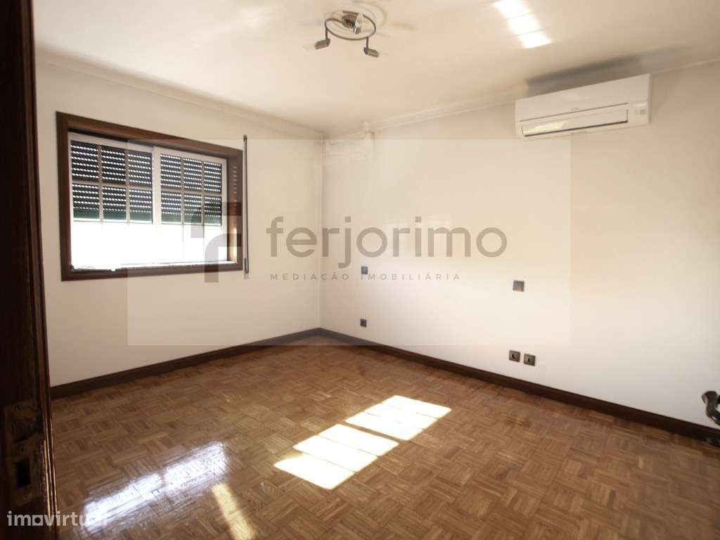 Espetacular Moradia Isolada T4-38