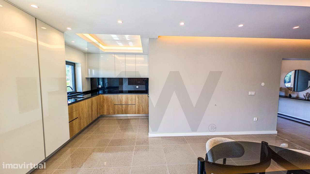 Moradia nova T4+2 Mobilada com Vista Montanha em Lordelo – Vila Real-19