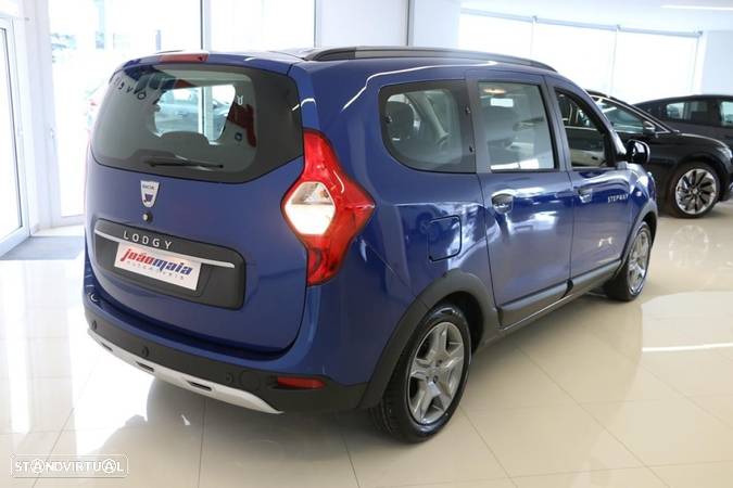 Dacia Lodgy 1.5 Blue dCi Stepway 7L - 8