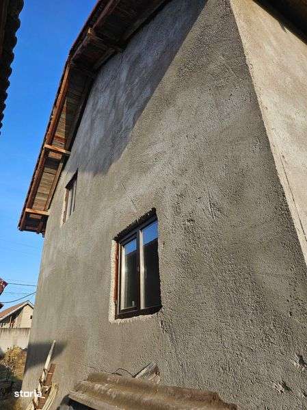 Casa de vanzare, 200mp, 3 Dormitoare, 4 bai, bucatarie + 900mp teren, - Imagine principală: 4/6