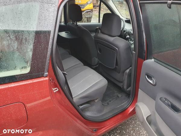 Renault Grand Scenic - 9