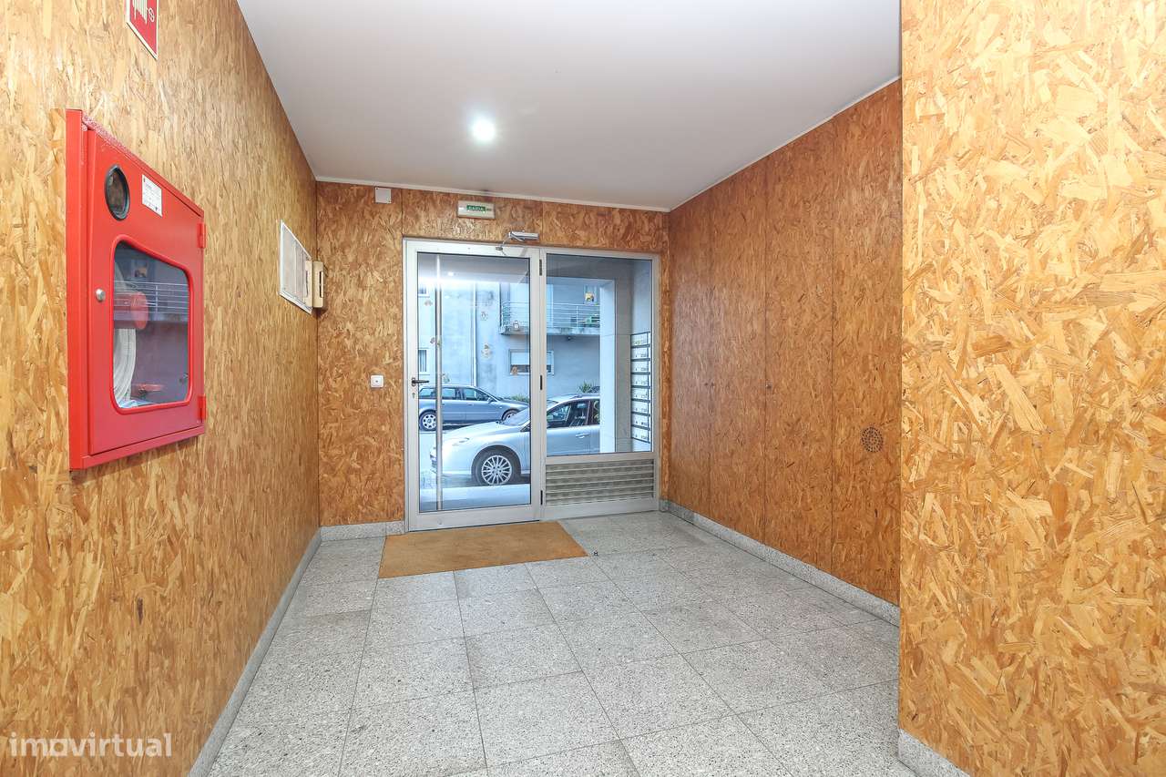 T2 Mobilado e Equipado Centro de Paredes-18