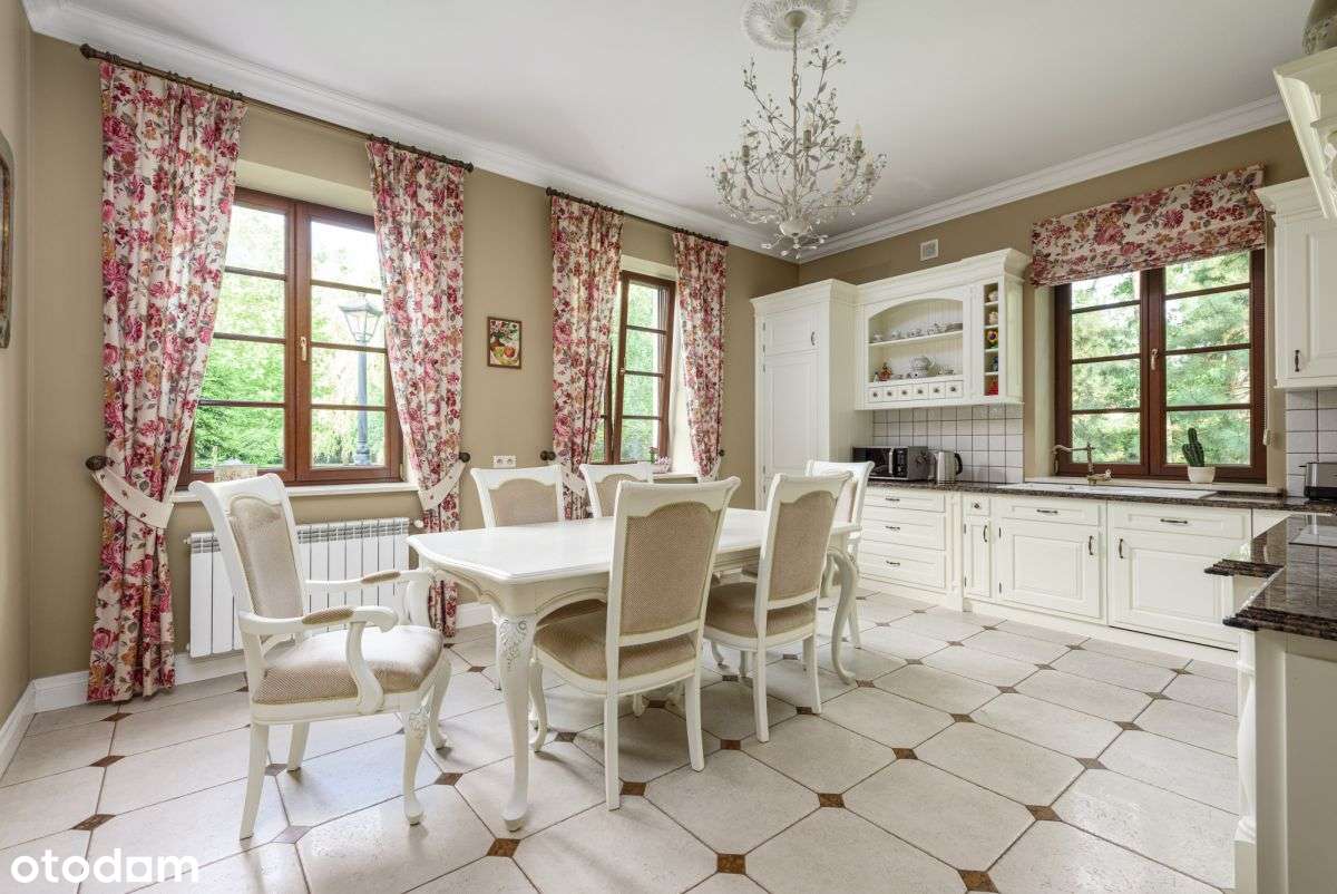 Rezydencja z pięknym ogrodem !!!-12