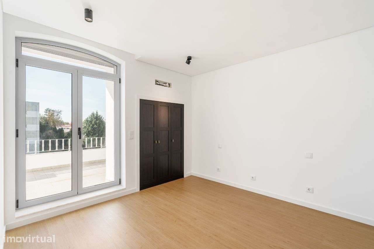 Moradia T5 Remodelada - Condomínio da Fonte Seca-37