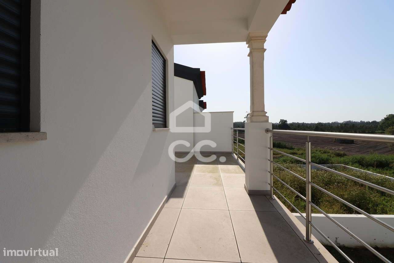 Moradia T3 nova em Arazede-13