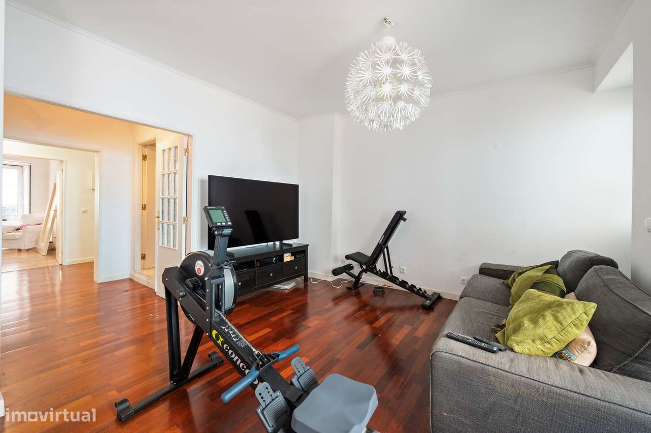 Apartamento T2+1 com 50 m² de Logradouro privativo e garagem, Lisboa-13