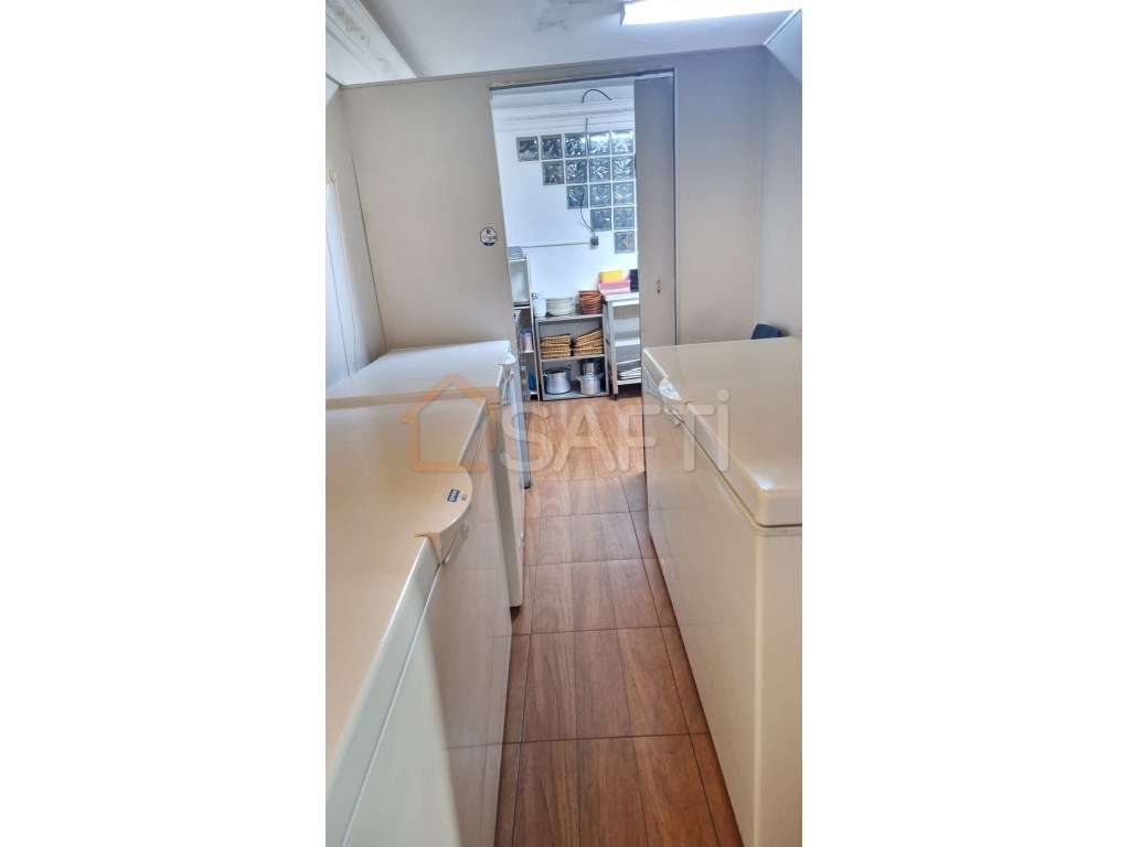 Trespasse de Pastelaria/Snack Bar em Alcântara Lisboa - Grande imagem: 5/12