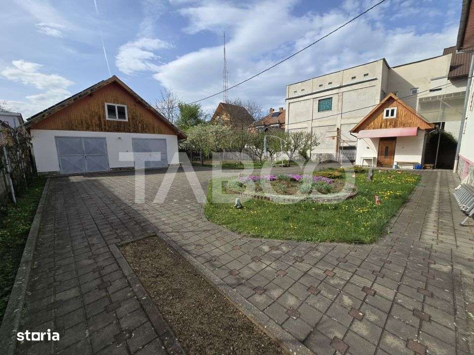 Casa individuala de vanzare teren 972 mp 2 garaje zona Sub Arini Sibiu - Imagine principală: 1/19