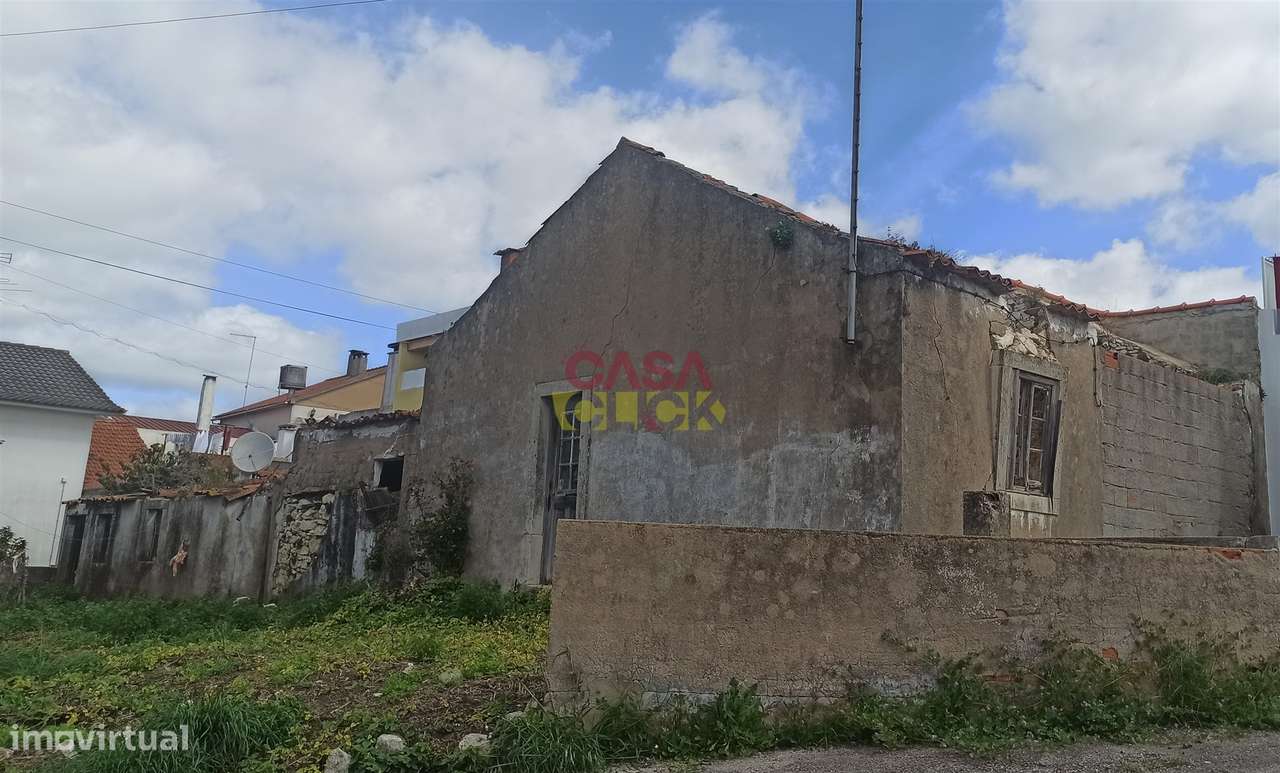 Moradia Devoluta T3 Venda em Torres Novas (São Pedro), Lapas e Ribeira-5