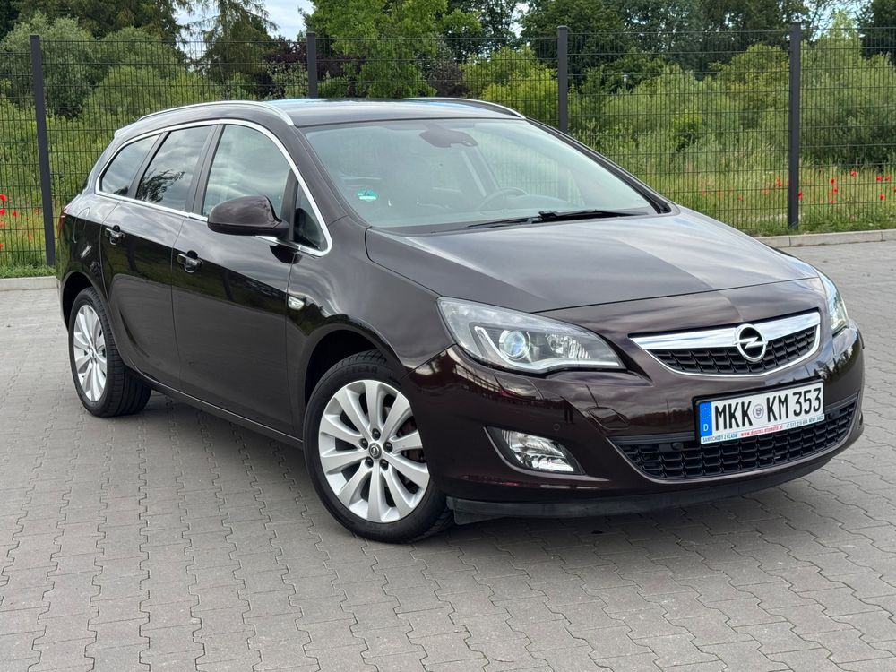 Opel Astra H 1.4 T Cosmo S&S 2011
