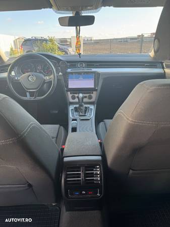 Volkswagen Passat Variant 2.0 TDI DSG Comfortline - 10