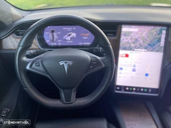 Tesla Model S - 28