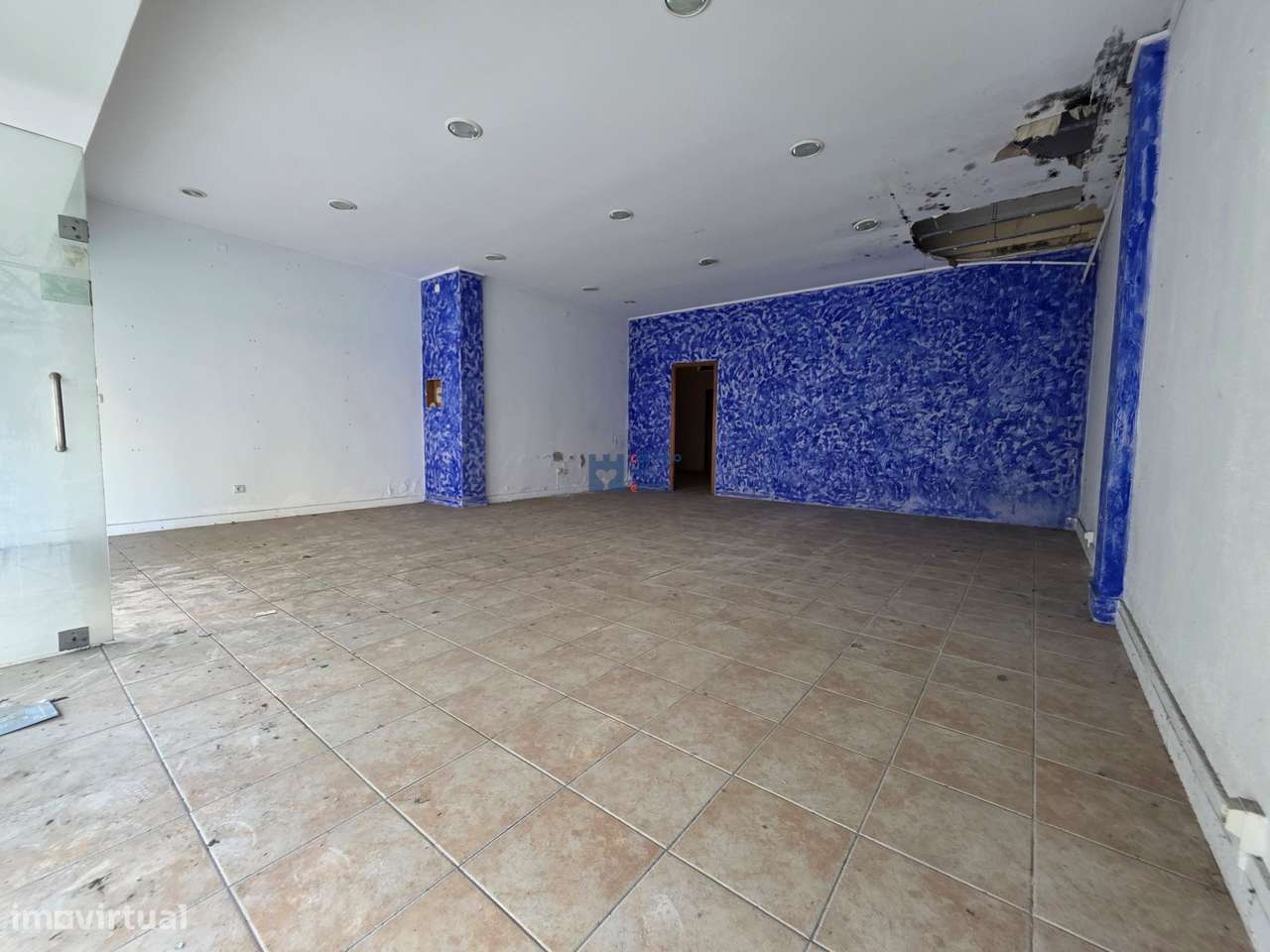 Lojas para comércio/habitação em Ourém-4