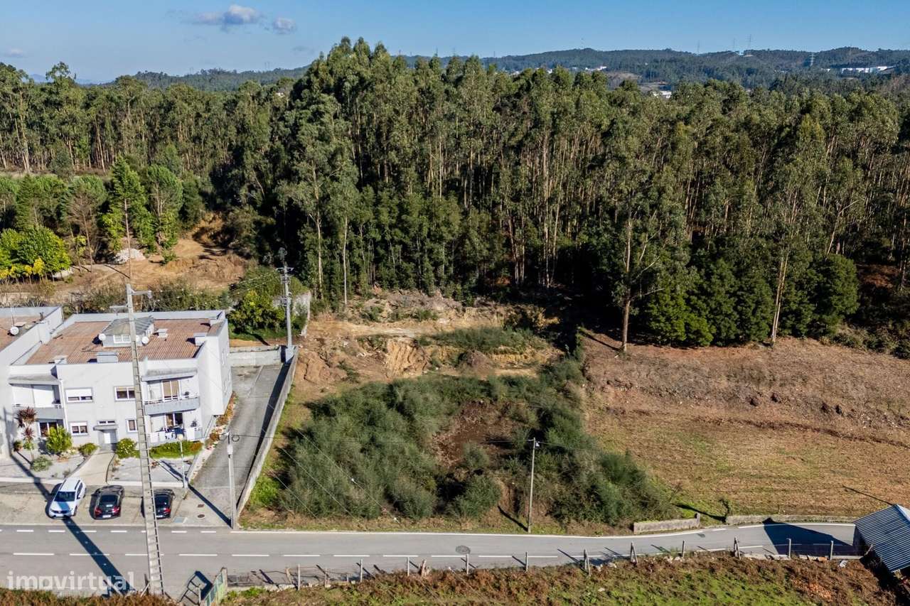 TERRENO URBANO de 1512 m2 com Projeto para 7 Apartamentos em Escapães - Grande imagem: 5/16