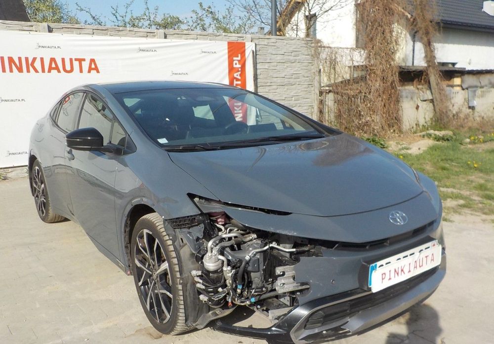 Toyota Prius V 2023