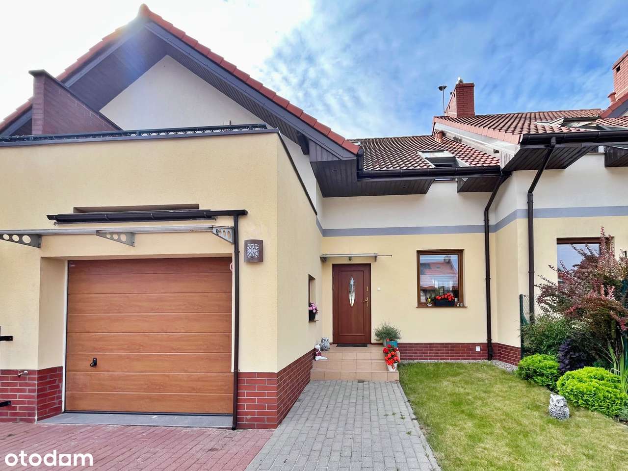 Dom szeregowy 5 pokoi Rokosowo Garaż Strych Ogród