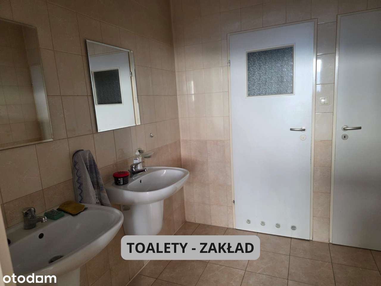 Dom z zakładem produkcyjnym Centrum-17