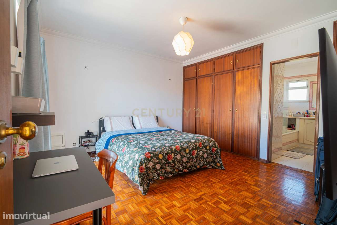 Espetacular Moradia em Cascais com Jardim e Piscina-13