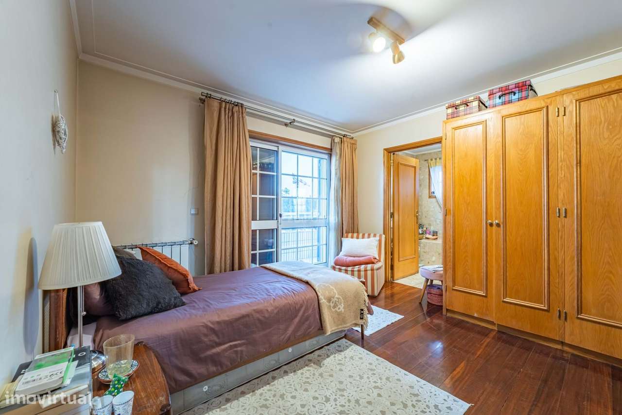 Apartamento T4, em zona Prime de Gaia, na Rua de D.Dinis.-17