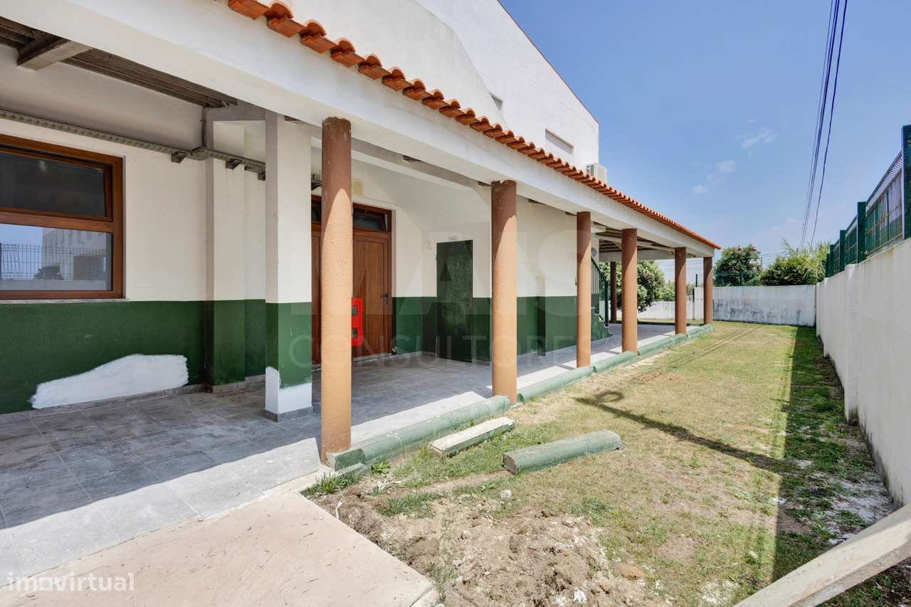 Edifício de 2 pisos em lote de 3750m2 em Peniche - Grande imagem: 4/20