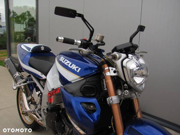 Suzuki GSX-R - 4