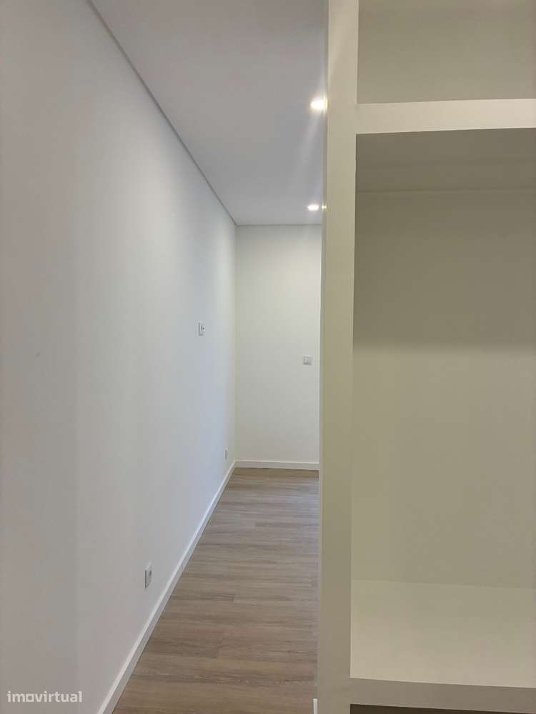 Apartamento T4 em Barreiro com Excelente Localização-8