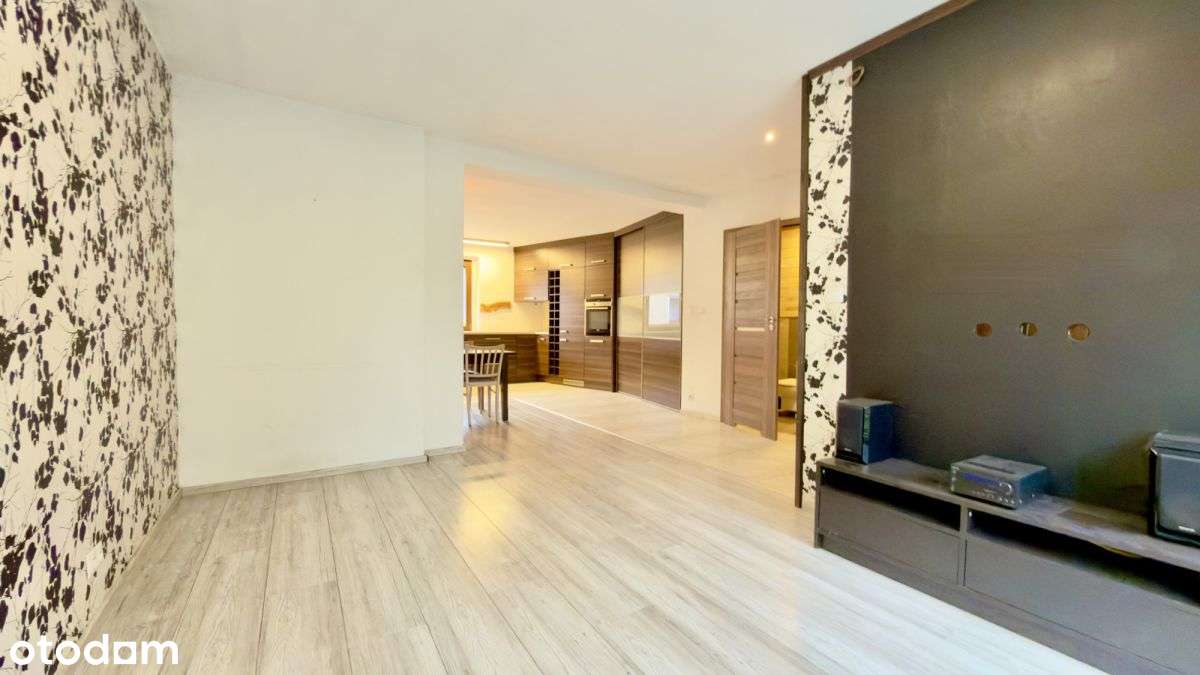 Funkcjonalny i przestronny dom z dużym ogrodem!!!-6