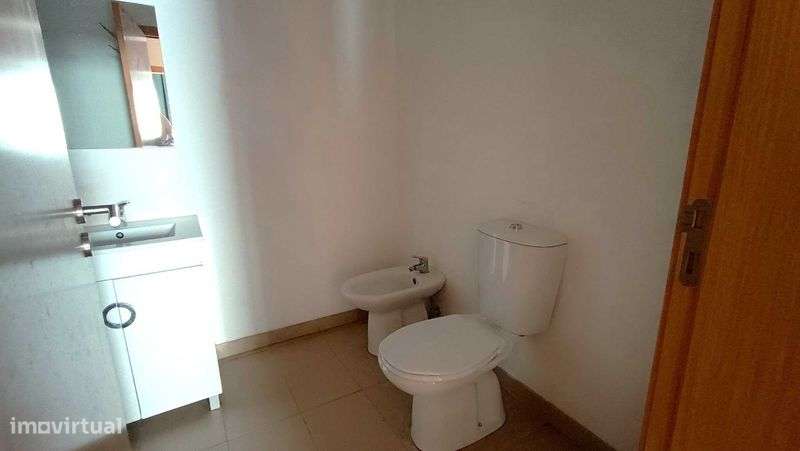 APARTAMENTO T1 JUNTO À AVENIDA DA LILBERDADE NO FUNDÃO - Grande imagem: 5/8