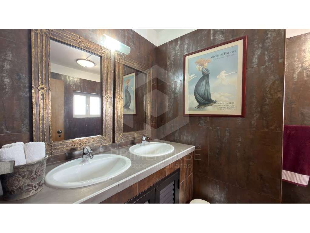Villa T9 Exclusiva em Ferragudo com Alto Potencial de Rendimento-50