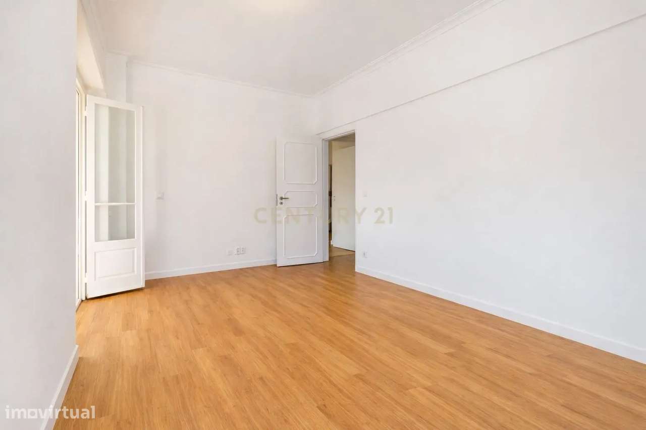 T2 Totalmente Renovado - Damaia-12