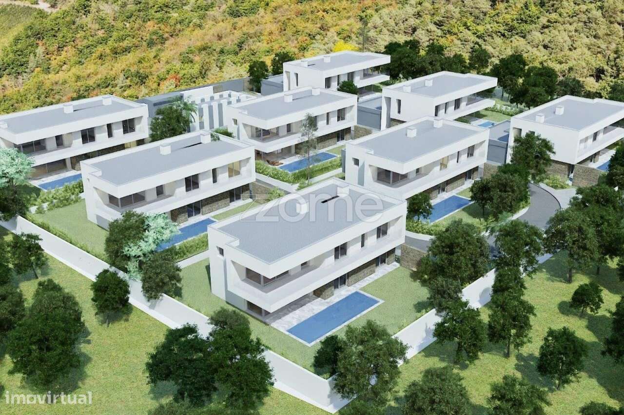 Moradia nova T4 luxo em condomínio privado no Barro em Loures-0