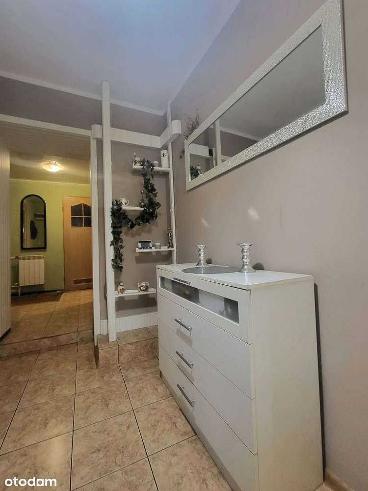 Piękny dom z dużą działką w Ostrowcu Świętokrzyski-3