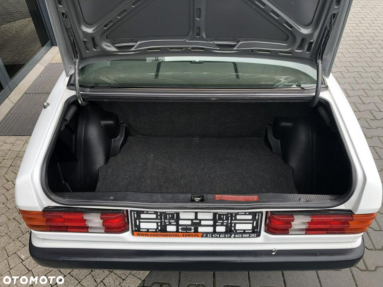 Mercedes-Benz W201 (190) - 6