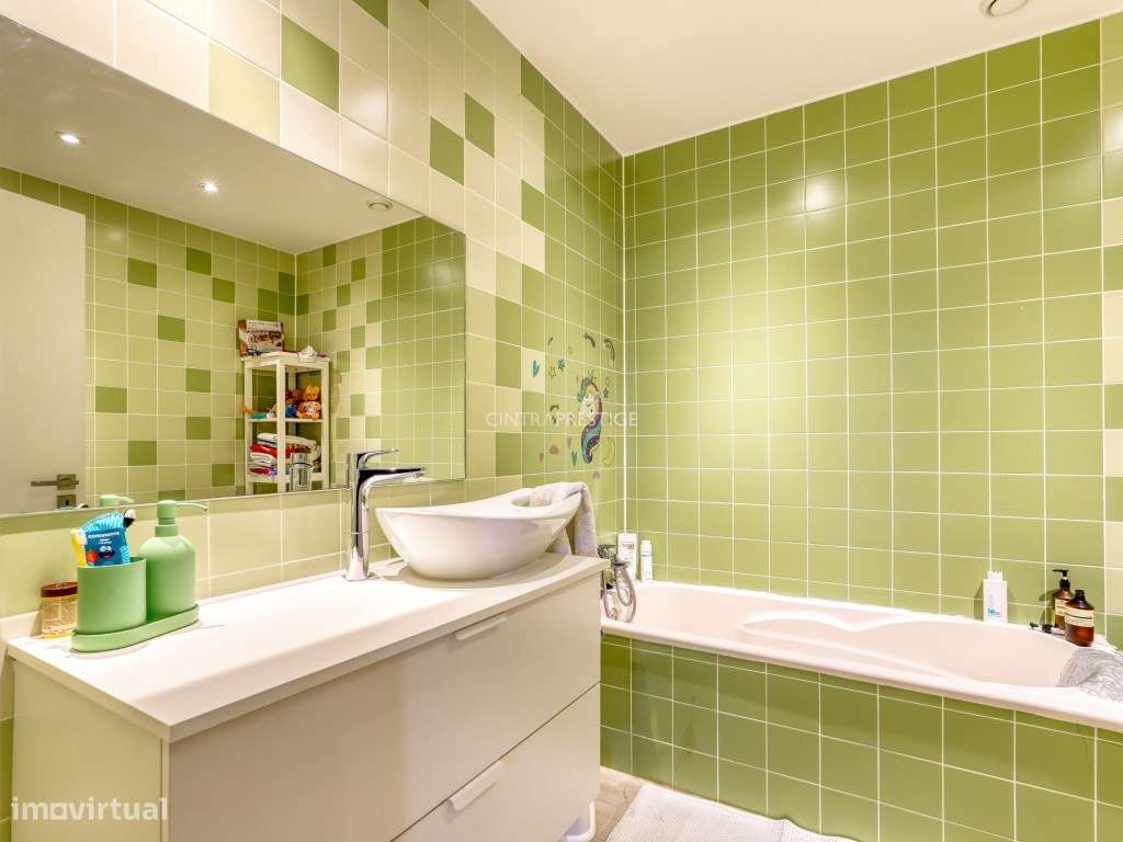 Moradia T5 Remodelada com Painéis Fotovoltaicos - Monte Santos, Sintra-25