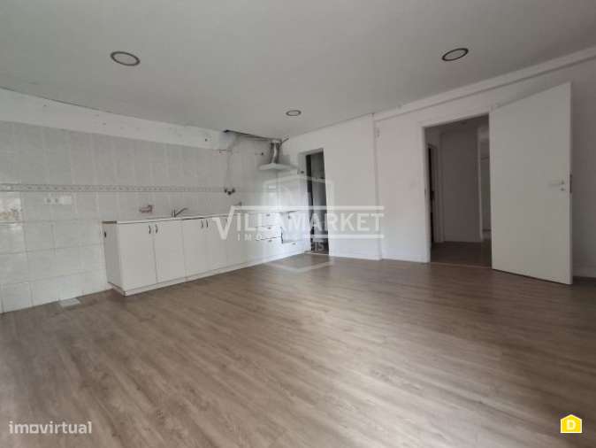 Apartamento T3 da banca remodelado localizado na Ramada, concelho de O - Grande imagem: 2/5
